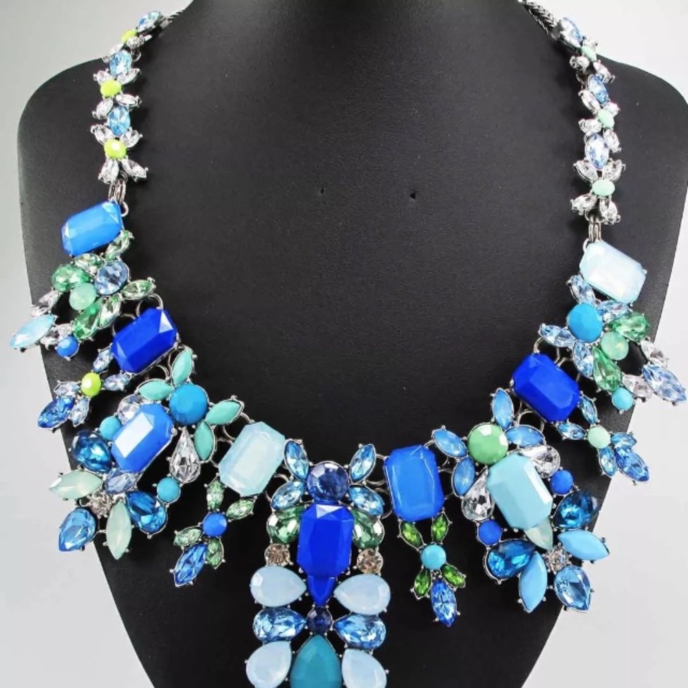 🆕 Pretty Blue Statement Bib Fashion Necklace - Picture 6 of 7